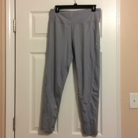 Victoria's Secret Pants - Victoria’s Secret large workout tights